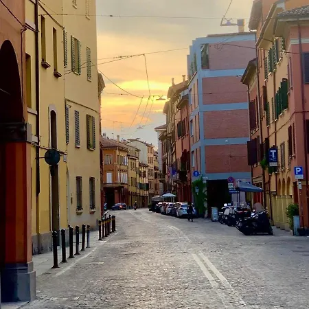 Center House - Center * ボローニャ