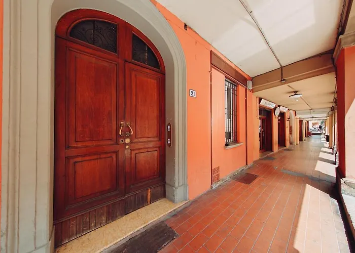 Center House - Center *