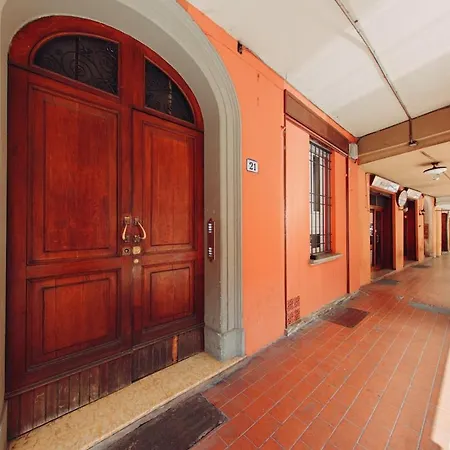 Center House - Center *